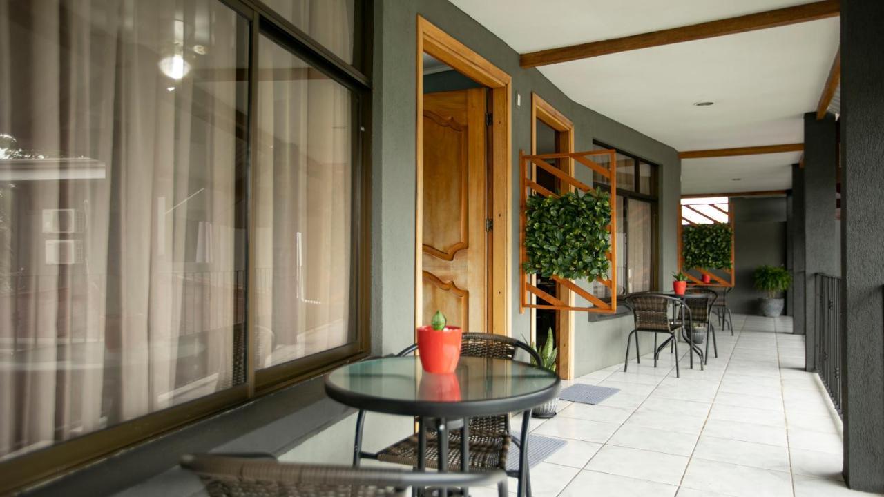 Coati Arenal Lodge La Fortuna Exterior photo